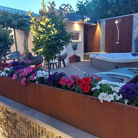 La Renaissance - Deux De Standing Herve